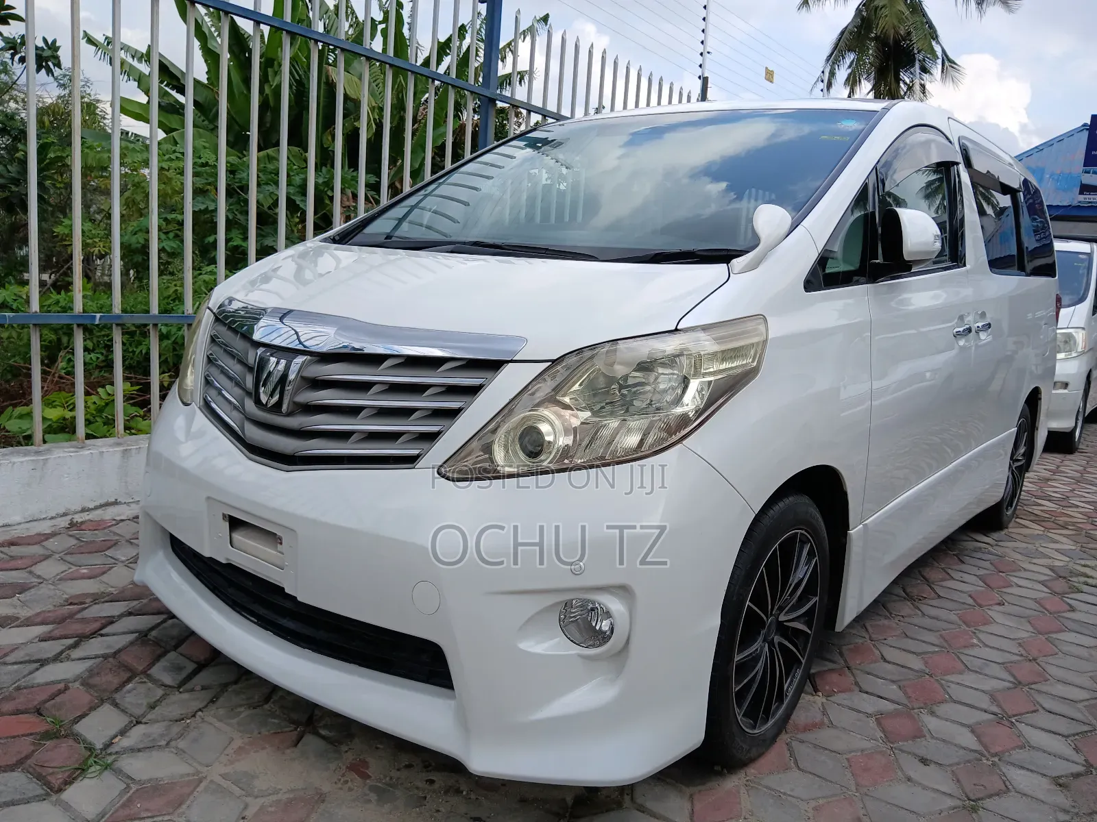 Toyota Alphard 2010 White