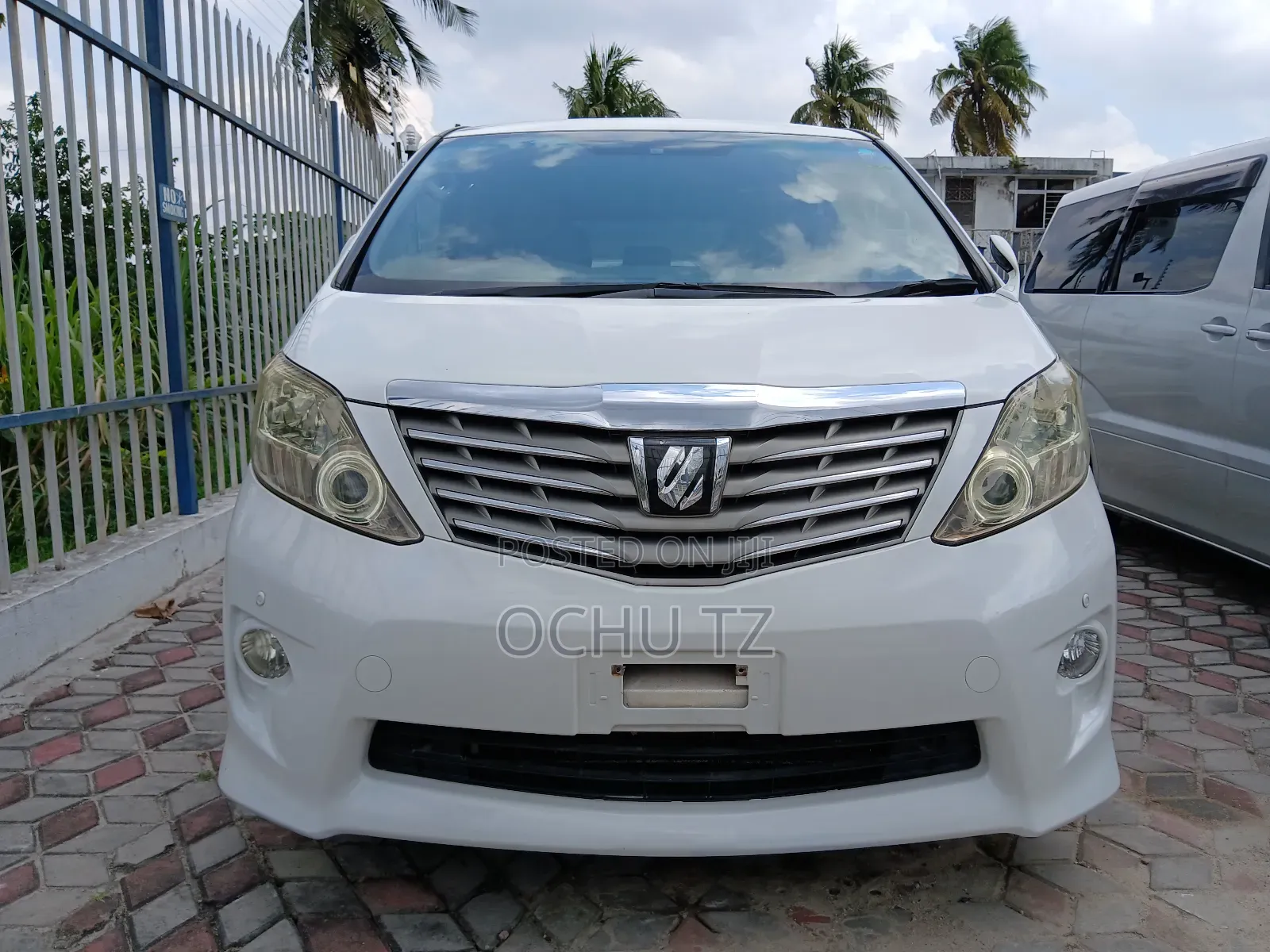 Toyota Alphard 2010 White