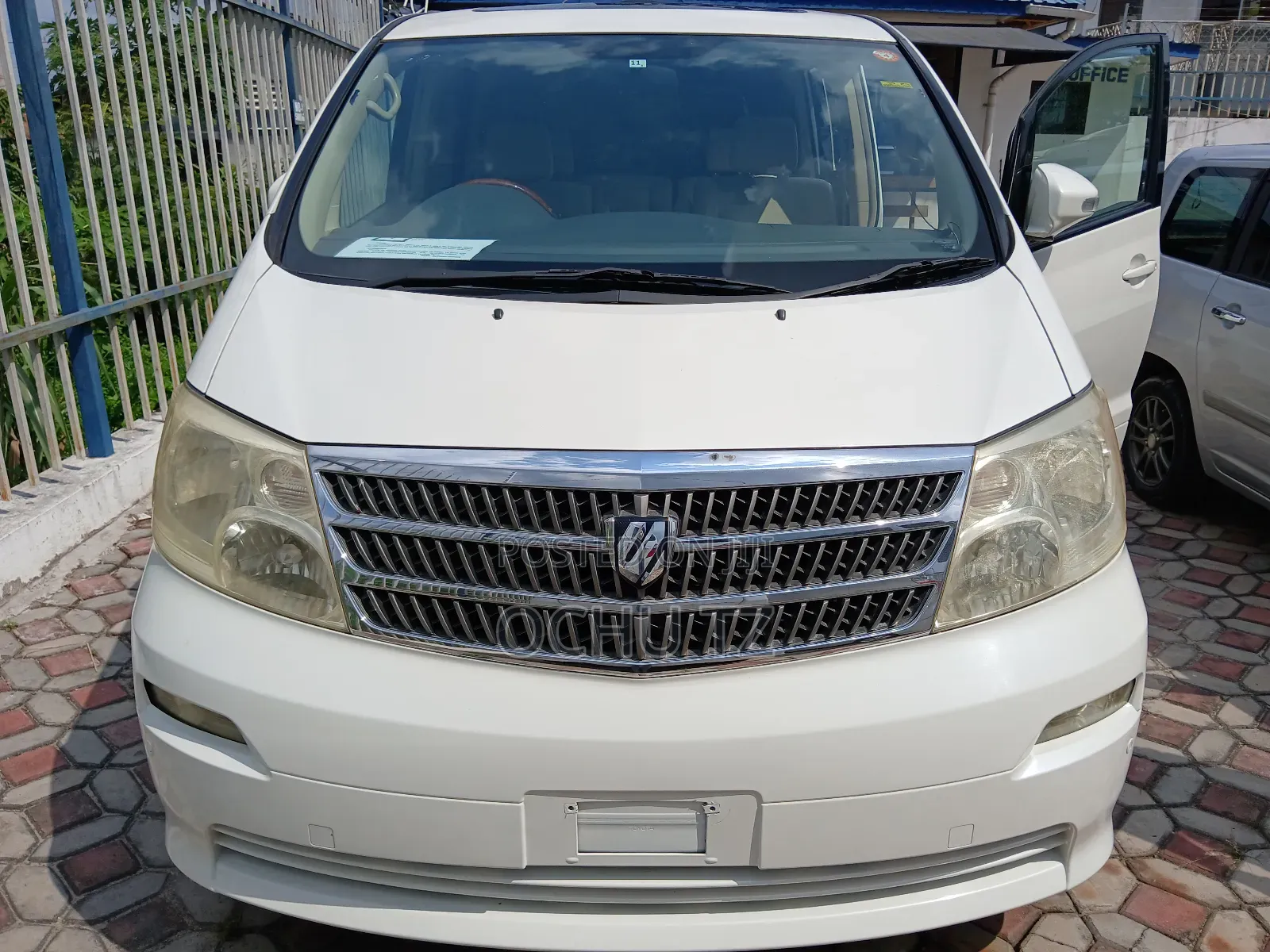 Toyota Alphard 2004 White