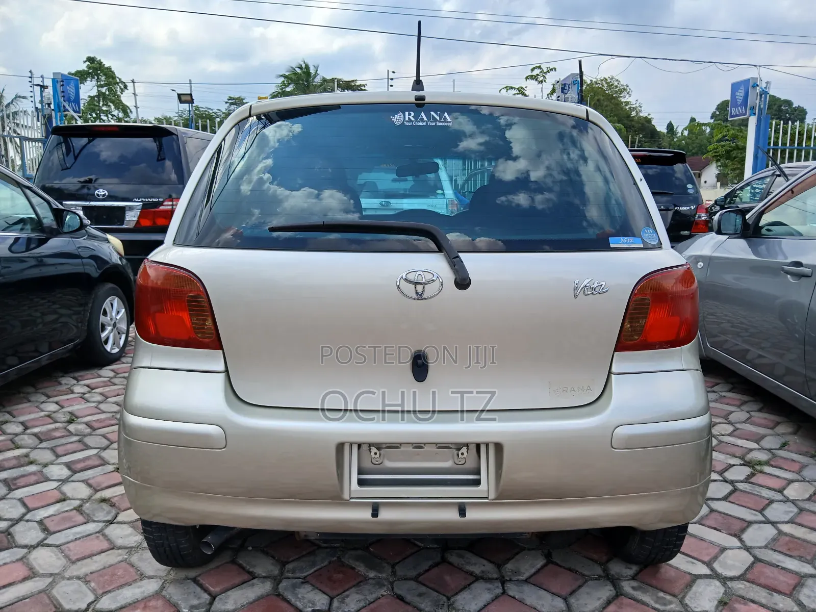 Toyota Vitz 2002 Gold