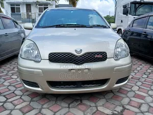 Toyota Vitz 2002 Gold