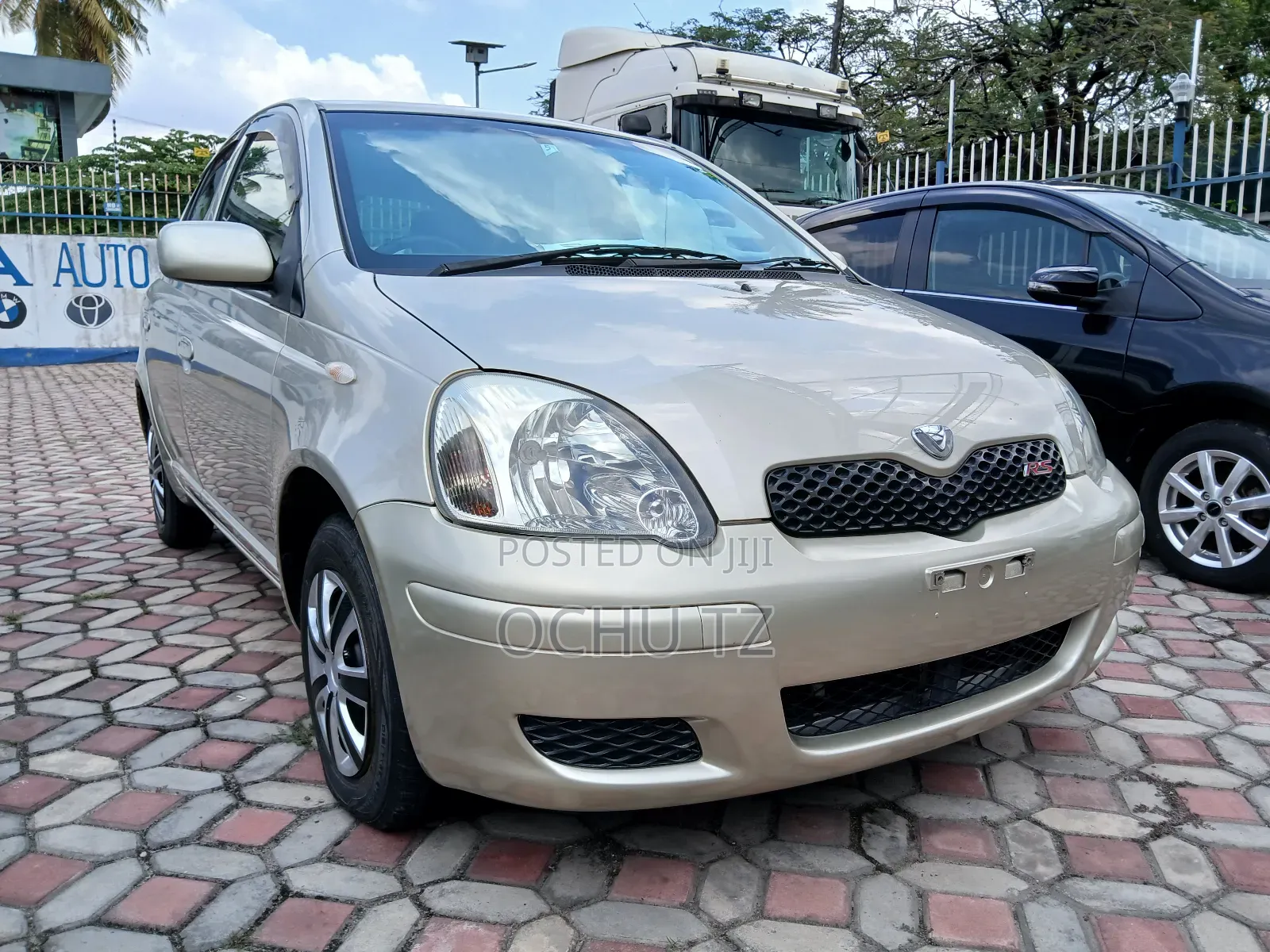 Toyota Vitz 2002 Gold