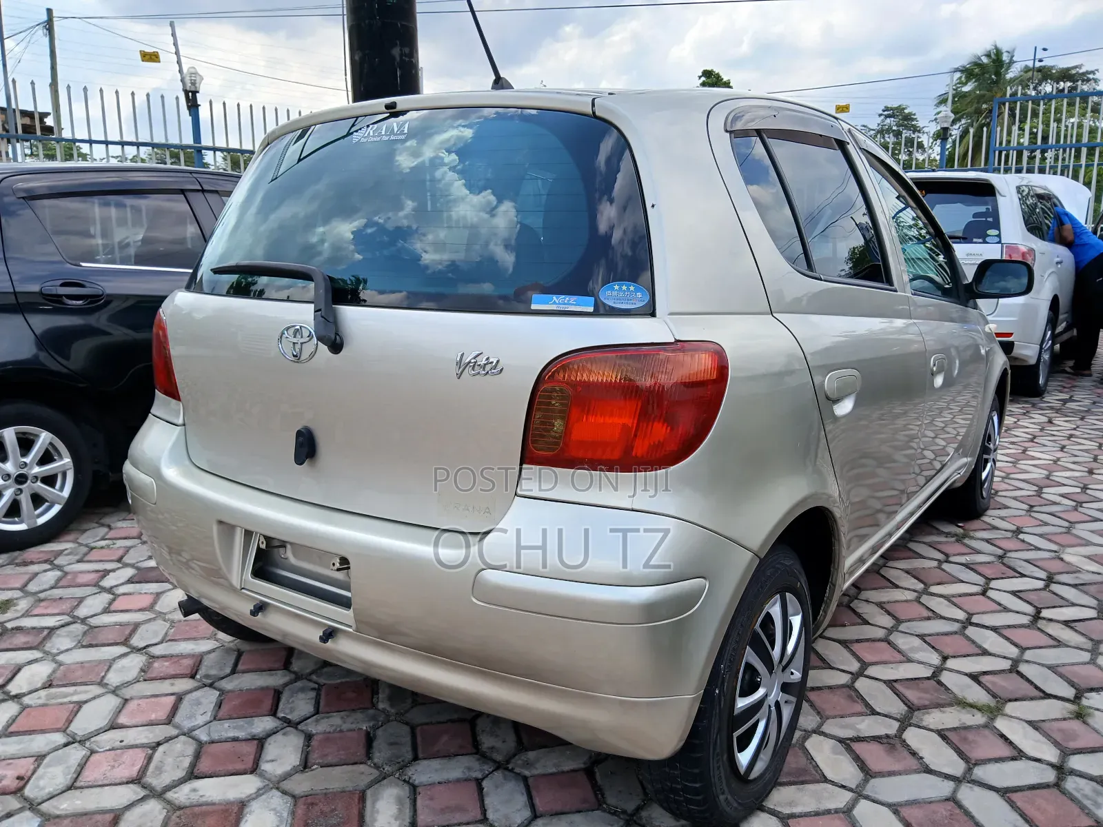 Toyota Vitz 2002 Gold