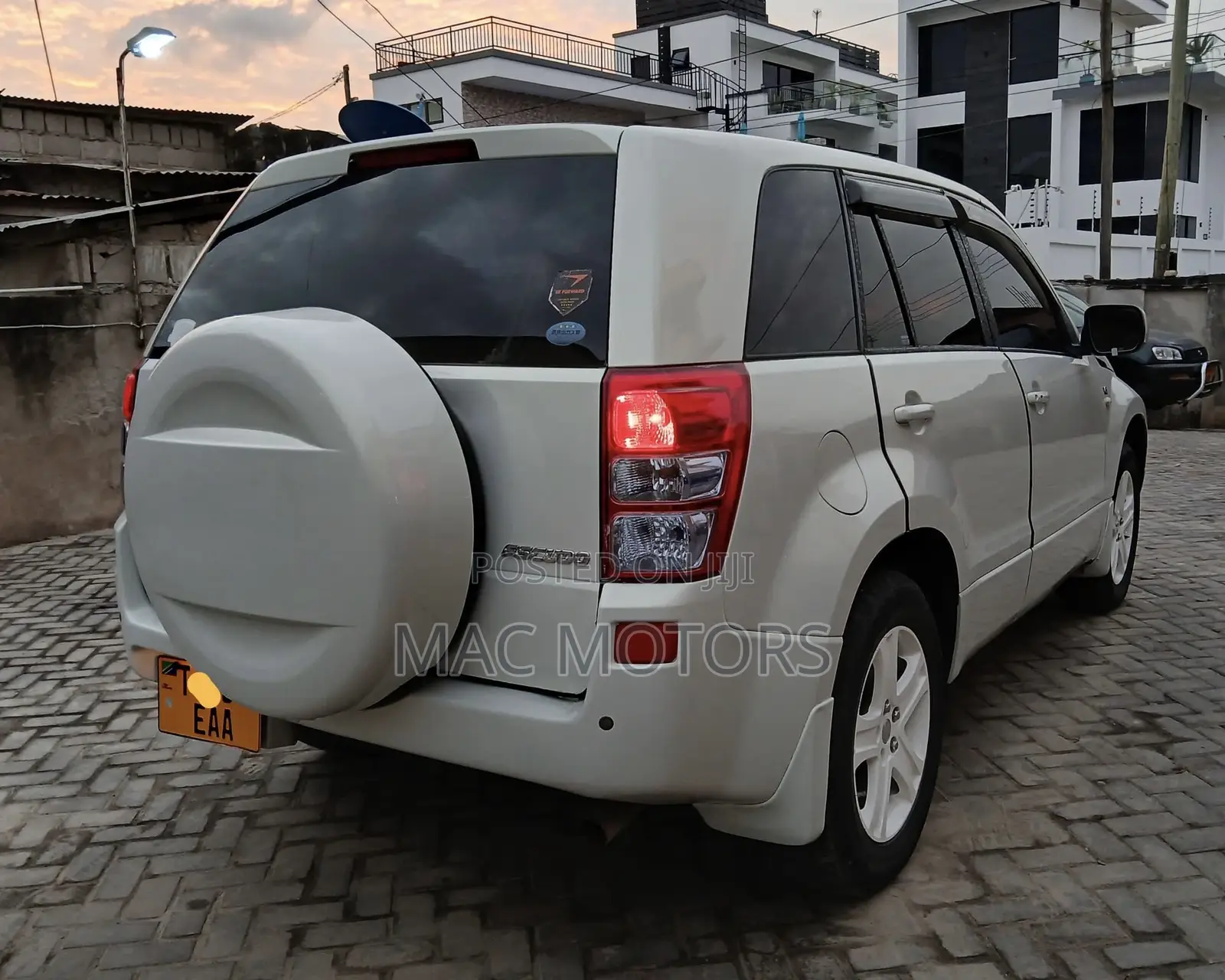 Suzuki Escudo 2007 White