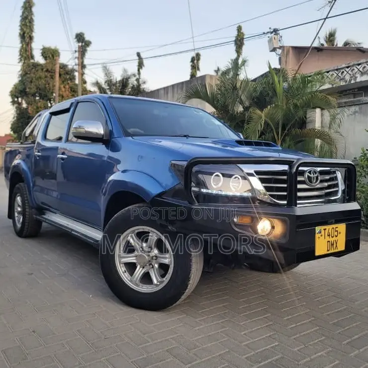 Toyota Hilux SR 4x4 2014 Blue