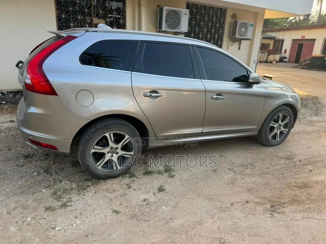 Volvo XC60 3.2 AWD 2014 Gray
