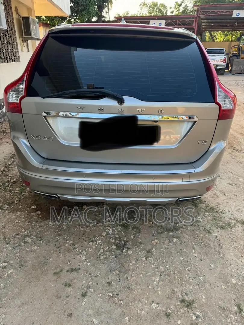 Volvo XC60 3.2 AWD 2014 Gray