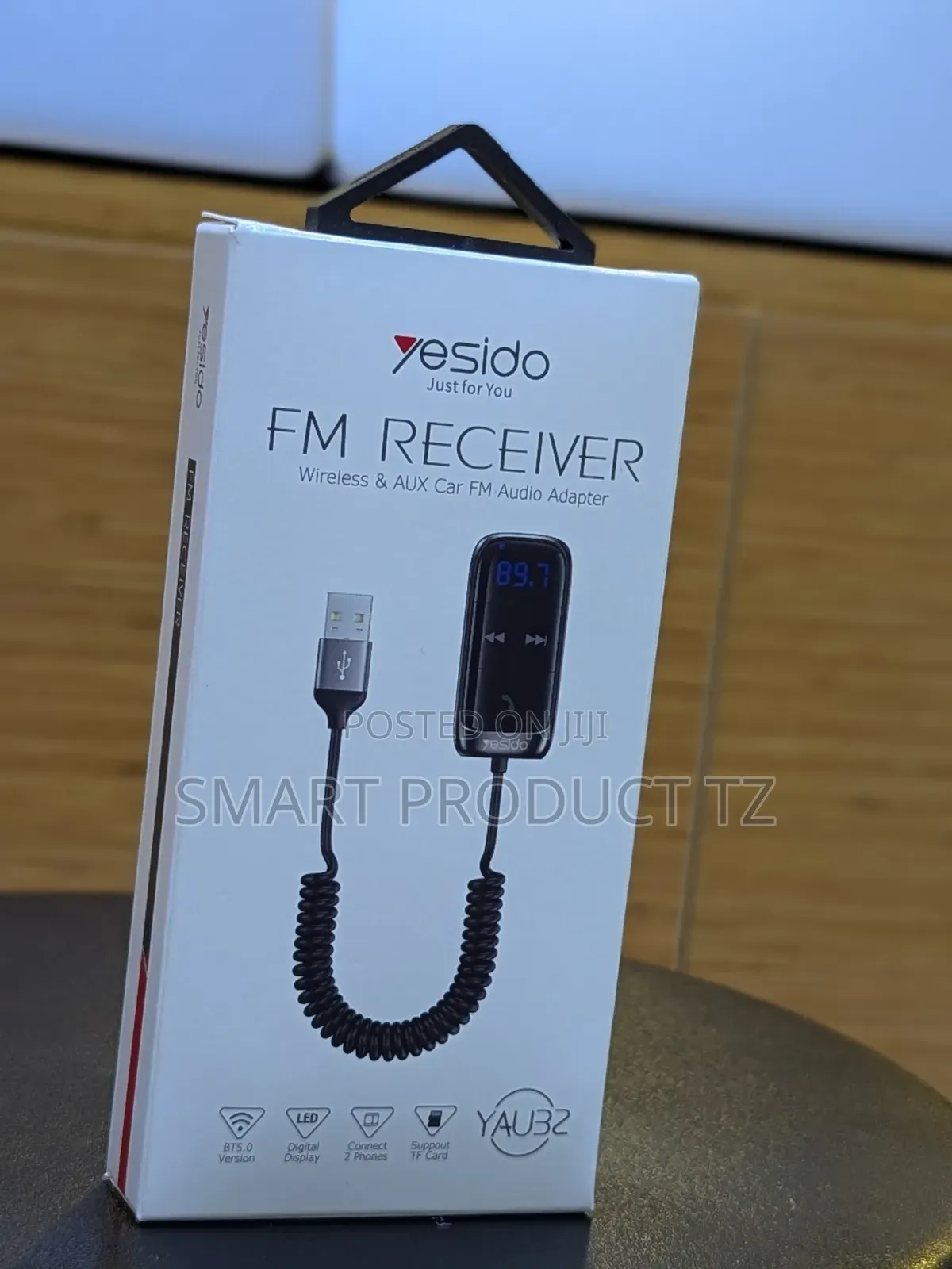 FM RECEIVER ( Wireless Aux Car FM Audio Adapter)
