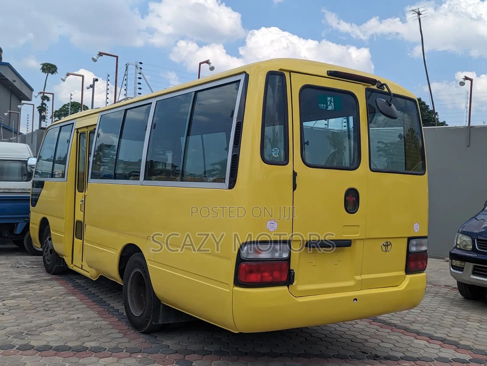 Toyota Coaster 1998 Yellow