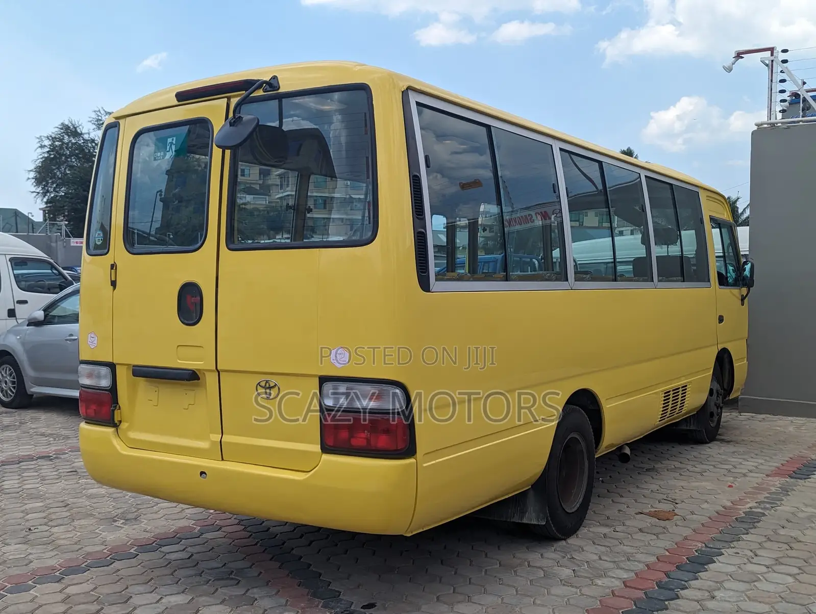 Toyota Coaster 1998 Yellow
