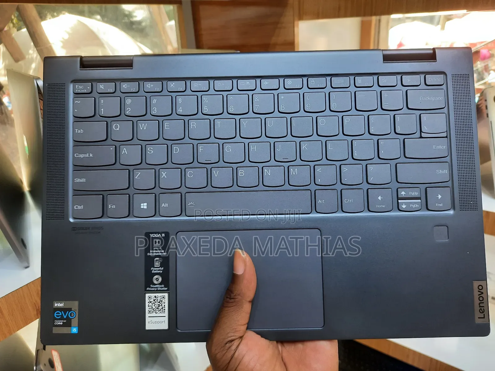New Laptop Lenovo Yoga 710 8GB Intel Core I5 SSD 512GB