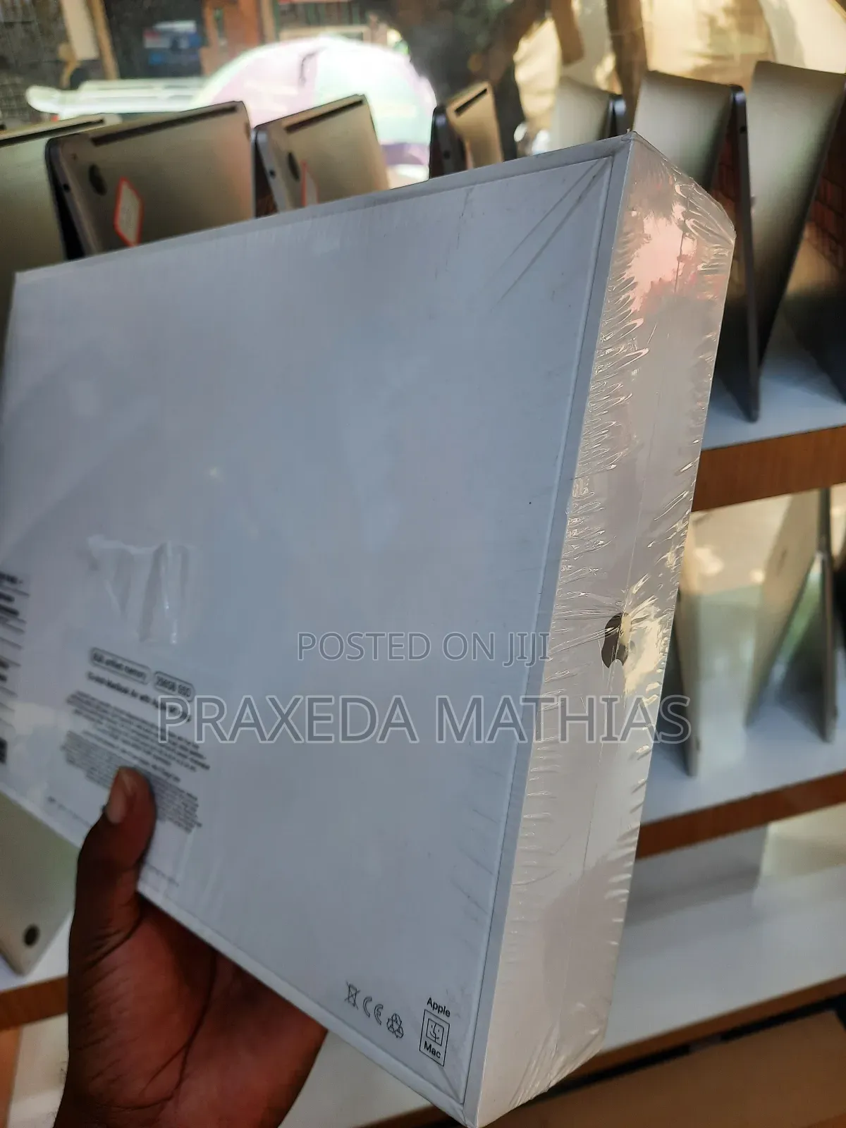 New Laptop Apple MacBook Air 2020 M1 8GB Apple M1 SSD 256GB