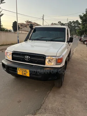 Photo - Toyota Land Cruiser 2011 White