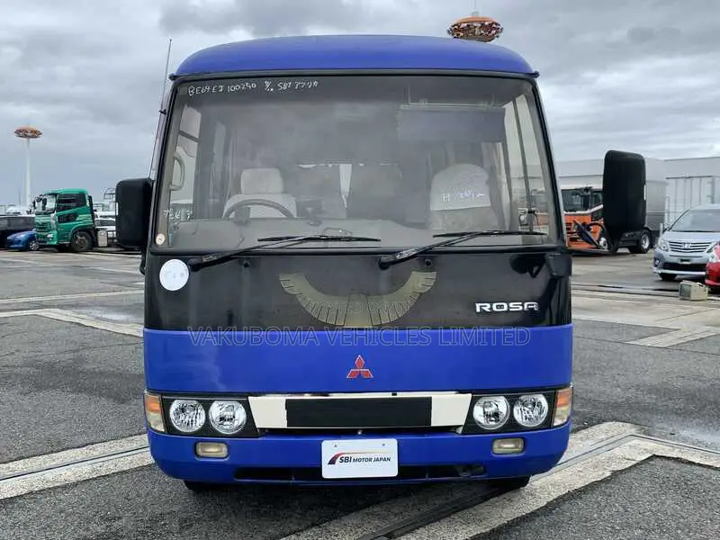 Mitsubishi Fuso Rosa 2001 Blue
