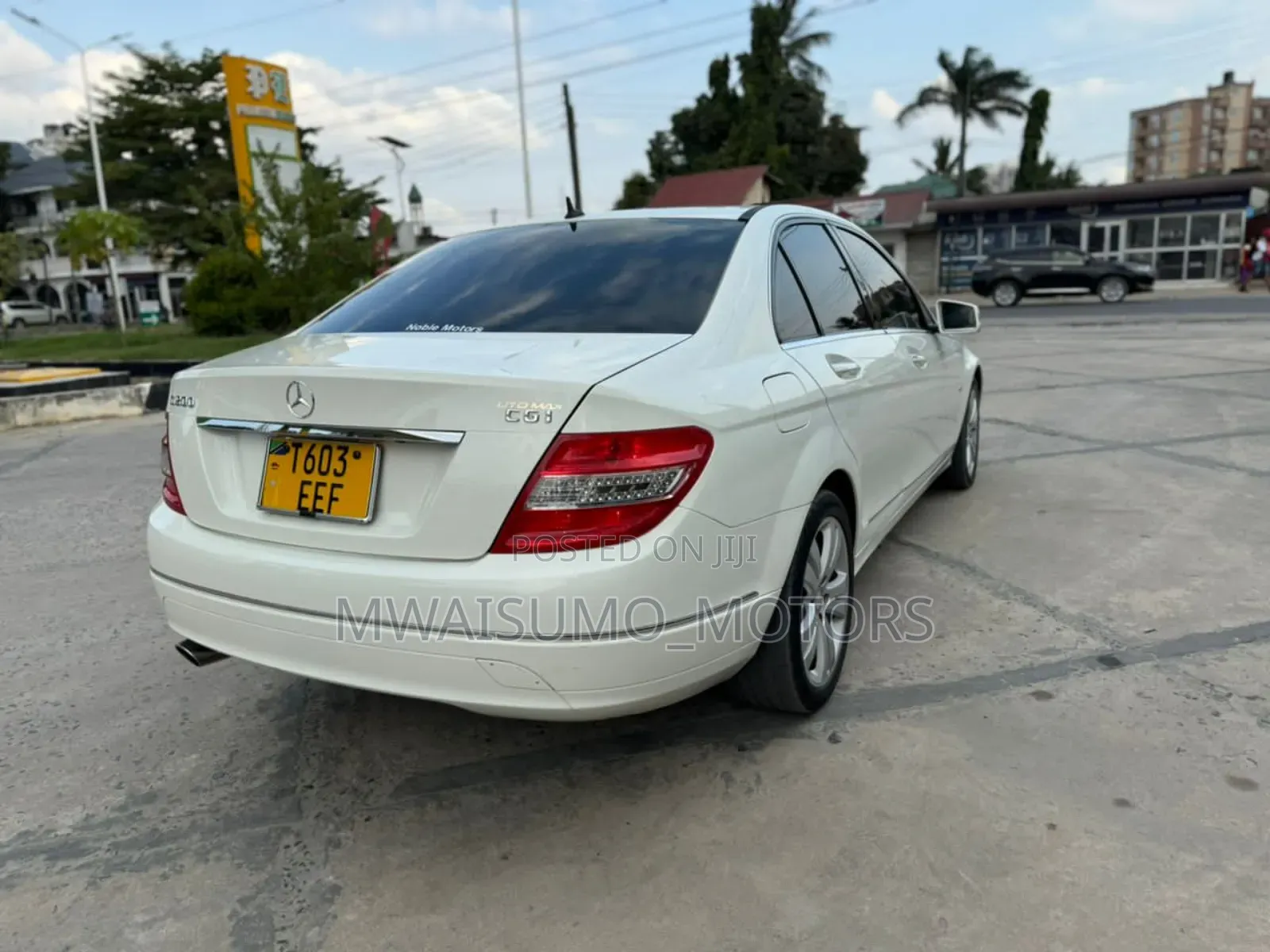 Mercedes-Benz C200 2010 Off white