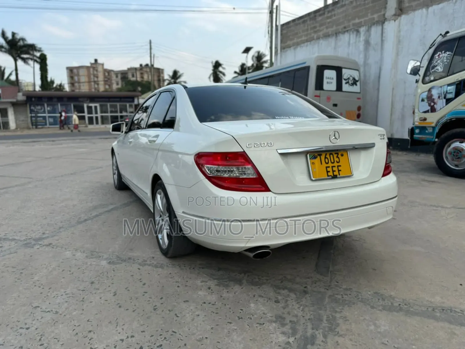 Mercedes-Benz C200 2010 Off white