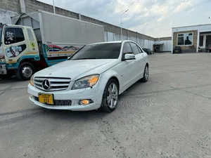 Mercedes-Benz C200 2010 Off white