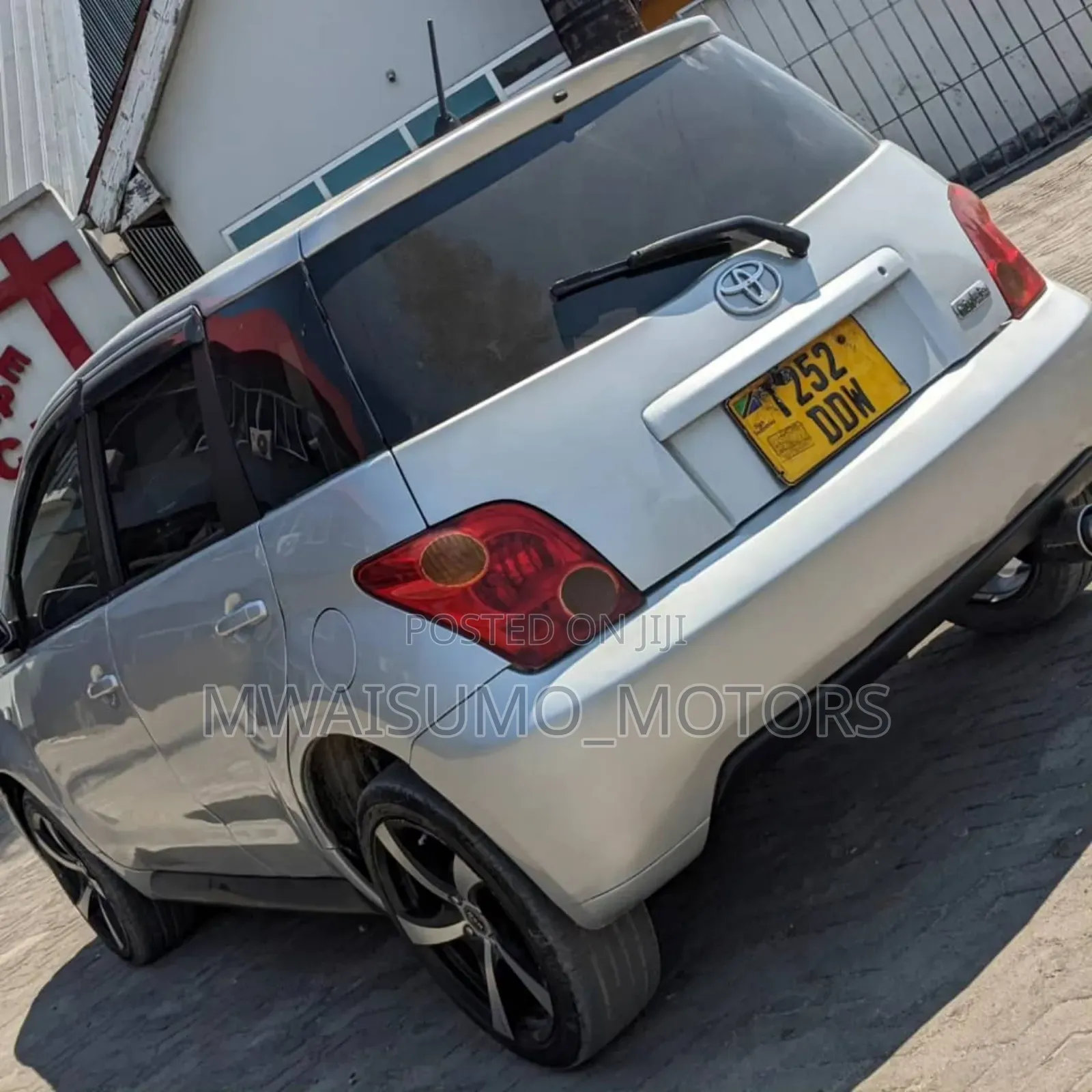 Toyota IST 2002 Silver