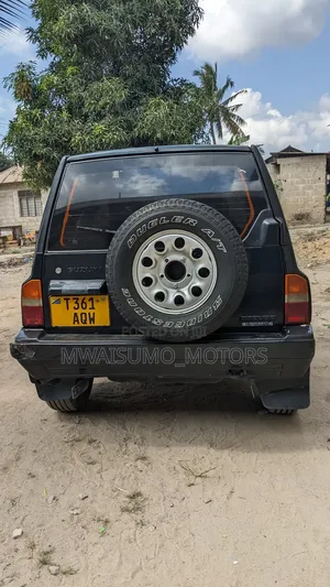 Suzuki Escudo 1995 Black
