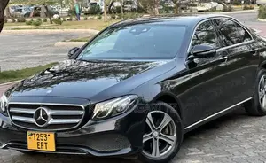 Mercedes-Benz E200 2017 Black