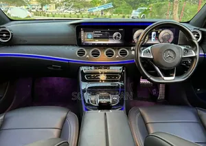 Mercedes-Benz E220 2017 Blue