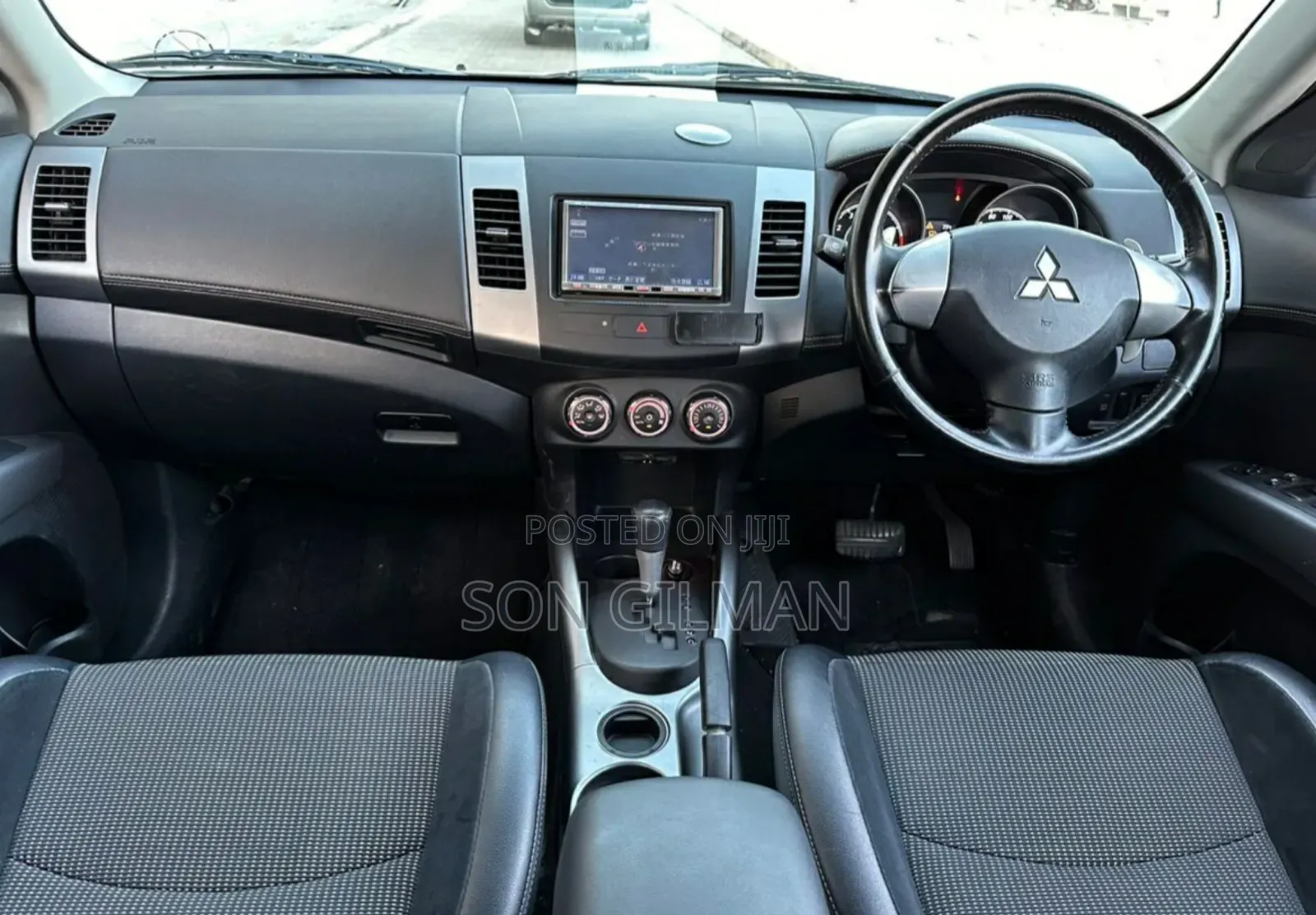 Mitsubishi Outlander 2011 Pearl