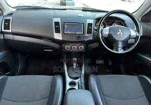 Mitsubishi Outlander 2011 Pearl