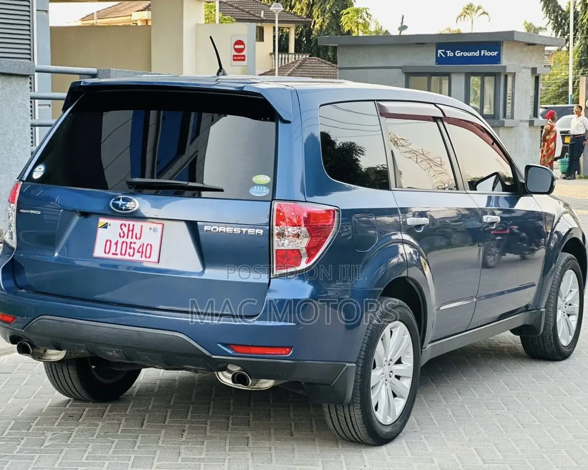 Subaru Forester 2011 Blue