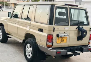 Toyota Land Cruiser 2015 Brown