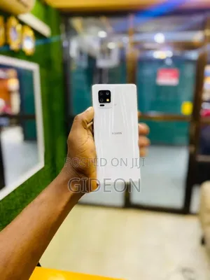 Sharp Aquos zero6 128 GB White