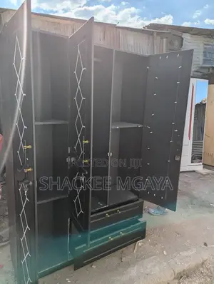 Kabati Milango Mitatu