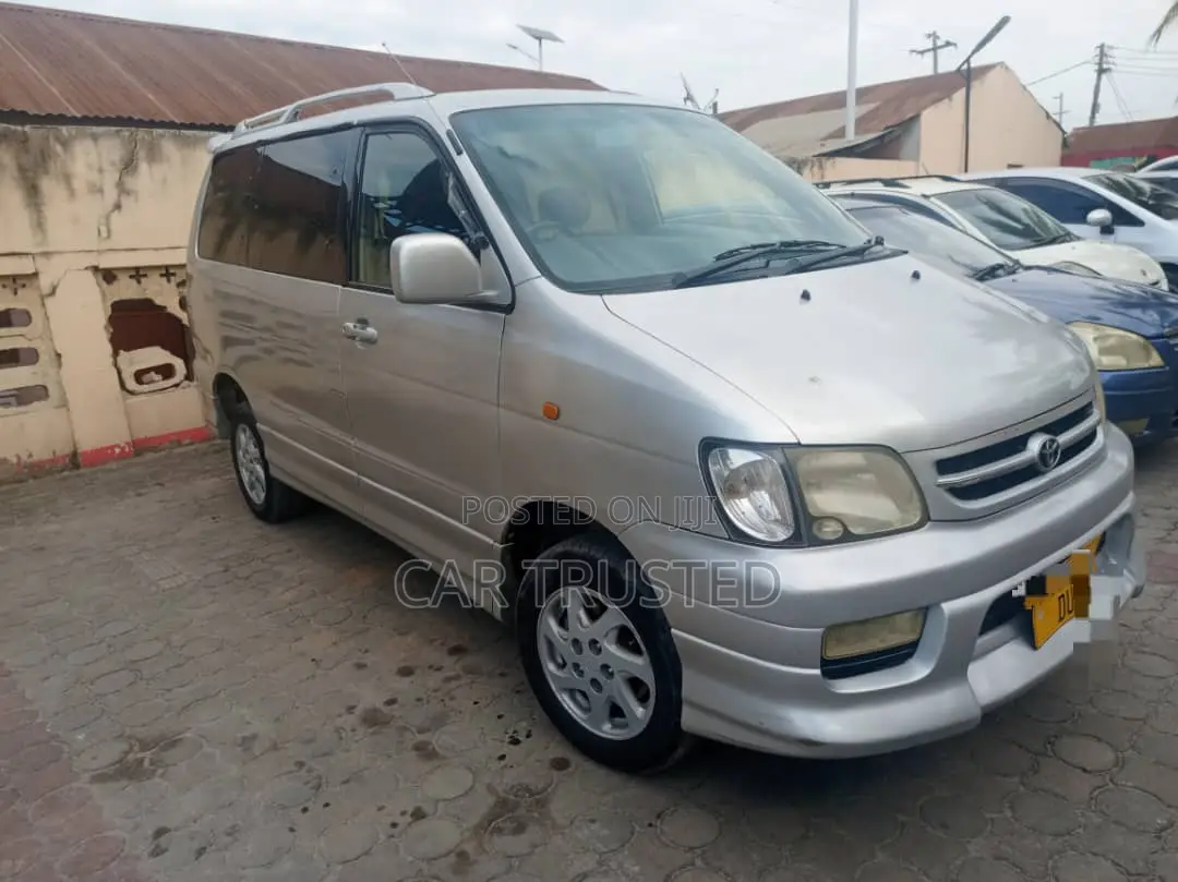 Toyota Noah 2.0 AWD (8 Seater) 2003 Silver