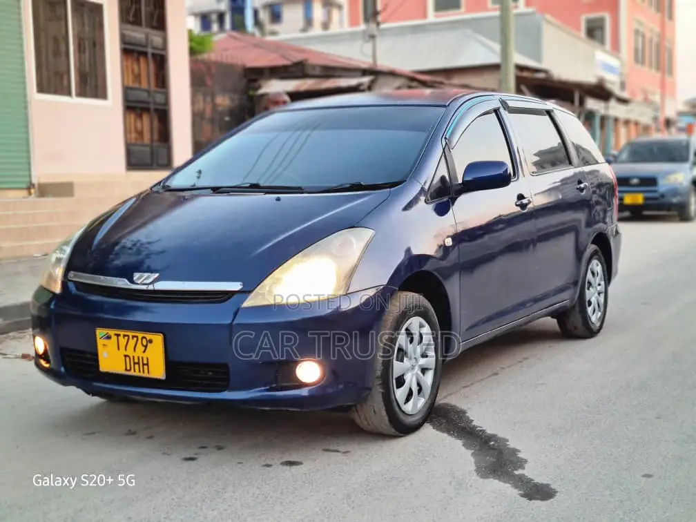 Toyota Wish 2005 Blue
