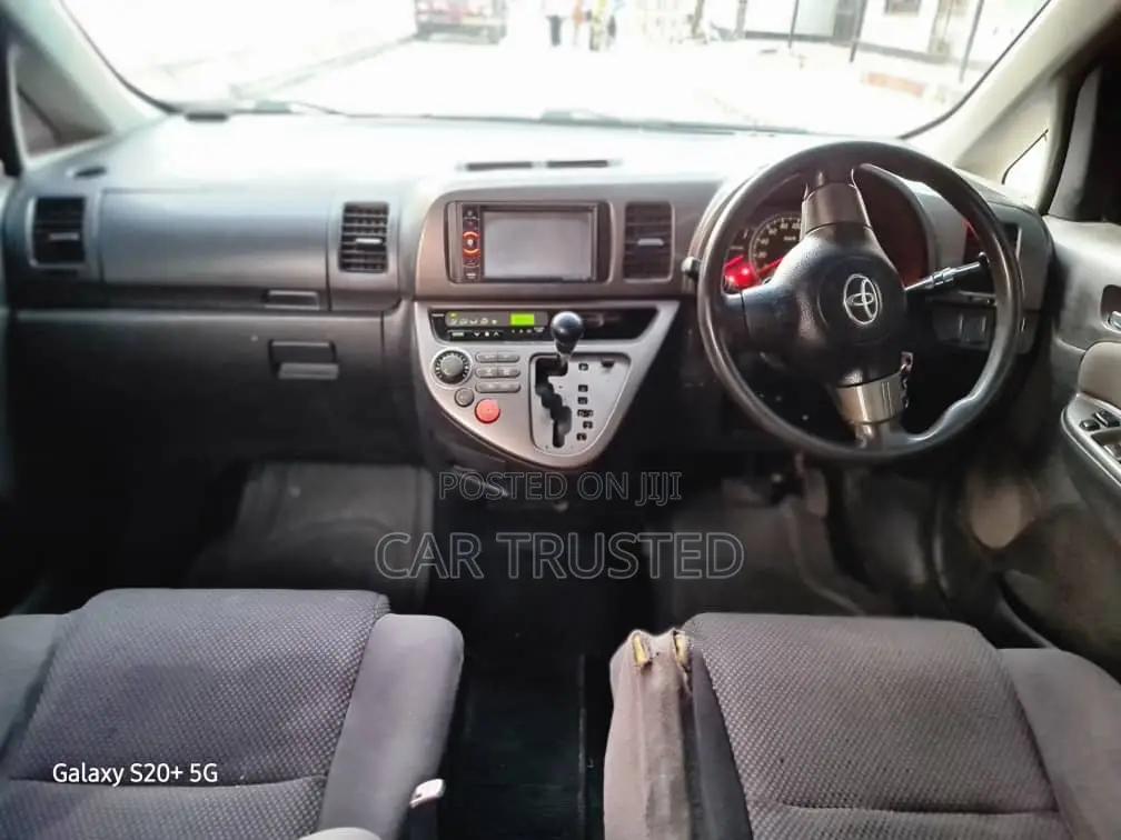 Toyota Wish 2005 Blue