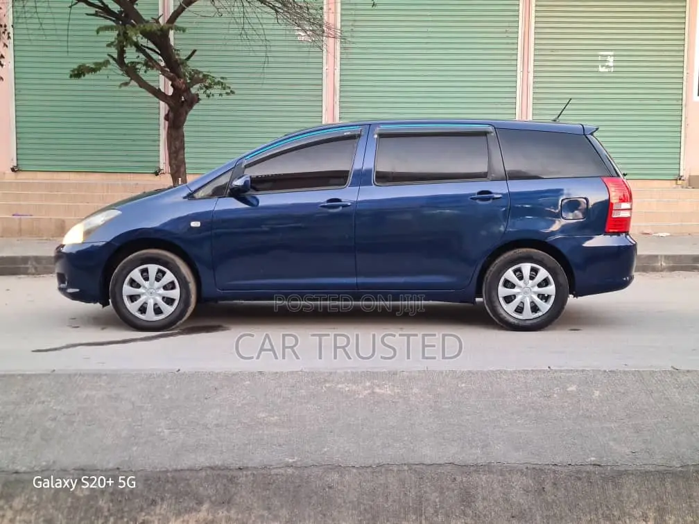 Toyota Wish 2005 Blue