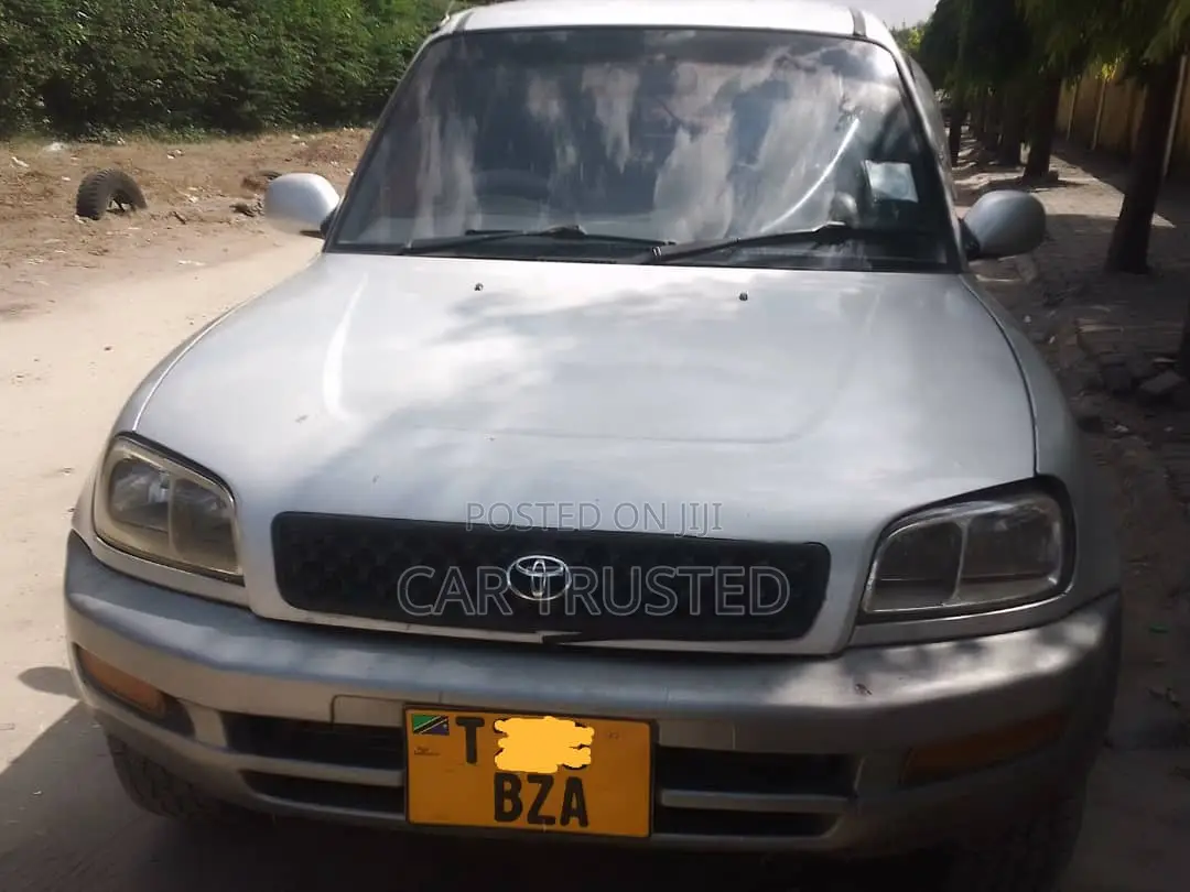 Toyota RAV4 Base 4x4 1999 Silver