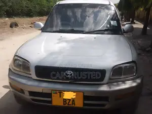 Toyota RAV4 Base 4x4 1999 Silver
