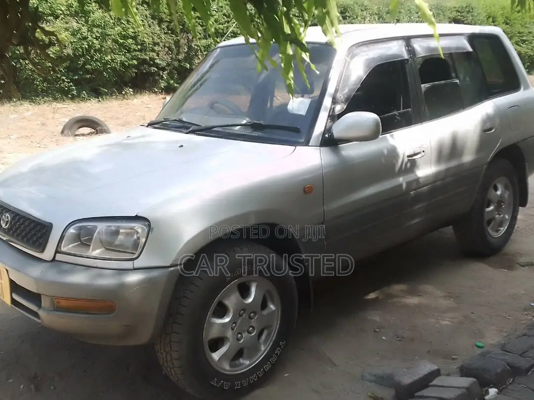 Toyota RAV4 Base 4x4 1999 Silver