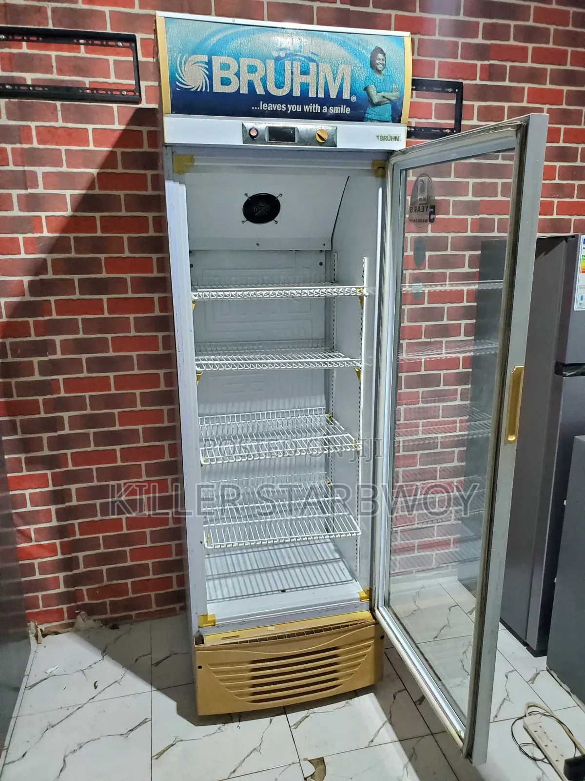 Display Fridge M