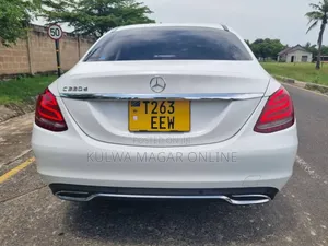 Mercedes-Benz C220 2015 White