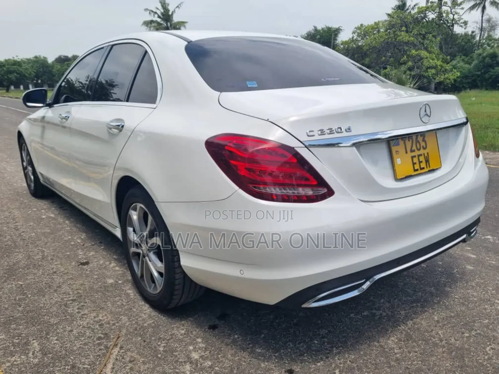 Mercedes-Benz C220 2015 White