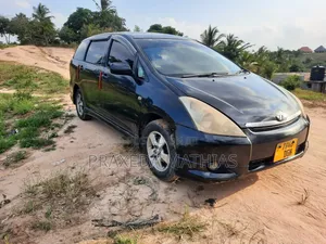 Photo - Toyota Wish 2005 Black