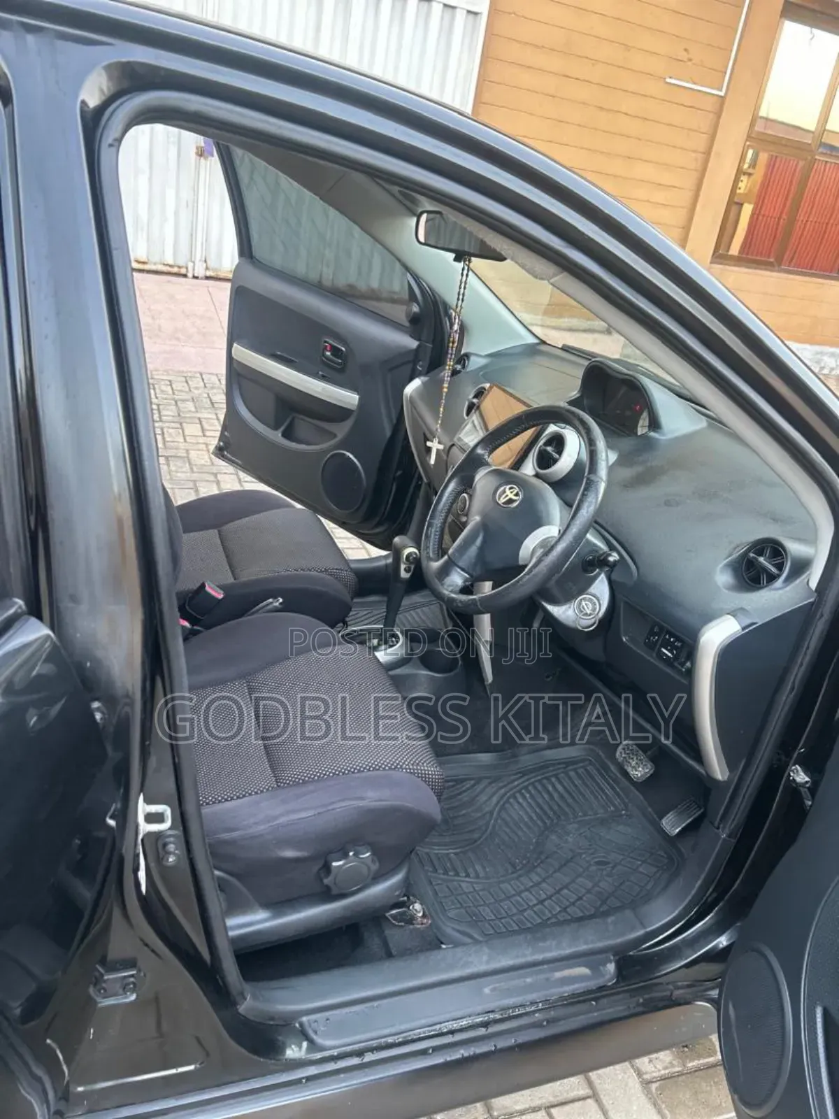 Toyota IST 2003 Black
