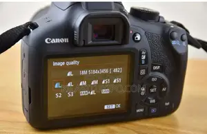 CANON EOS 1300D With Lens