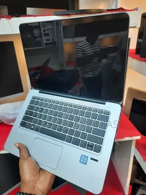Laptop HP EliteBook 1030 8GB Intel Core I7 SSD 256GB