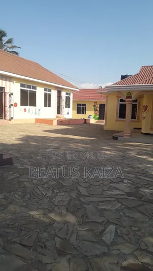 20bdrm Apartment in Madale Usalama, Goba for sale
