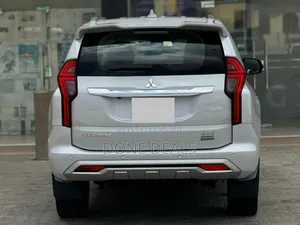Mitsubishi Pajero 2021 White