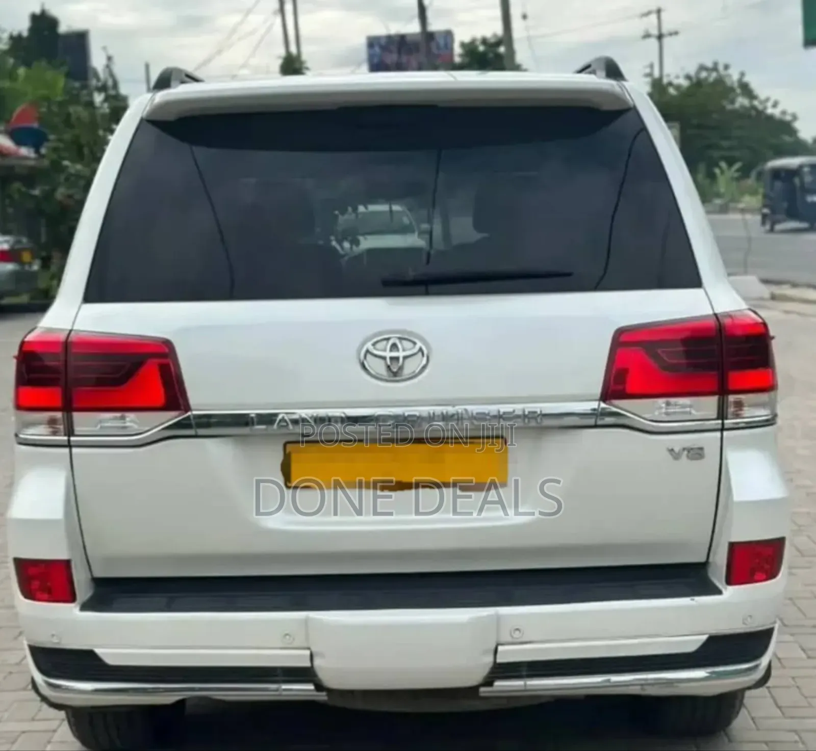 Toyota Land Cruiser 2017 White