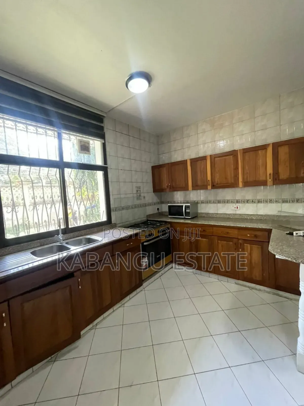 Furnished 4bdrm Villa in Ada Estates for rent