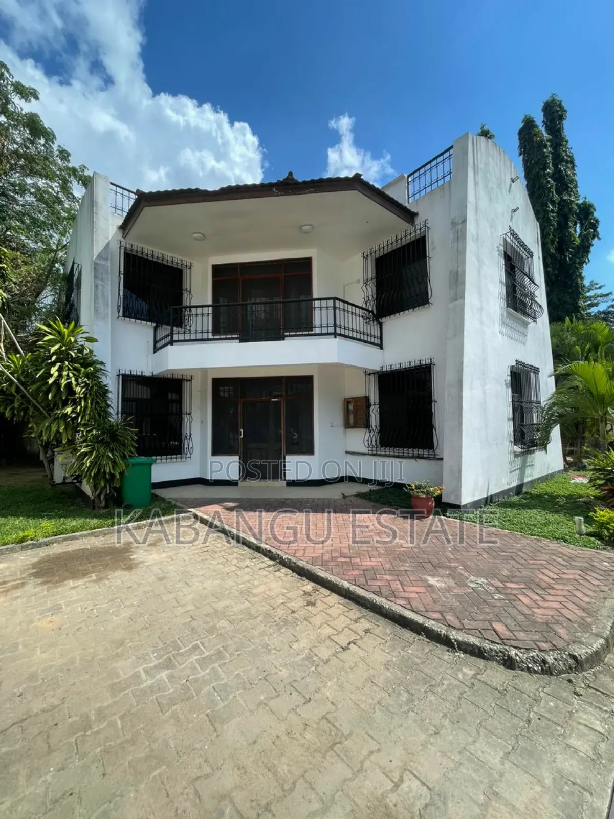Furnished 4bdrm Villa in Ada Estates for rent
